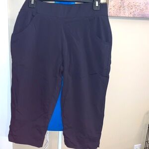 Black Columbia baggy capris